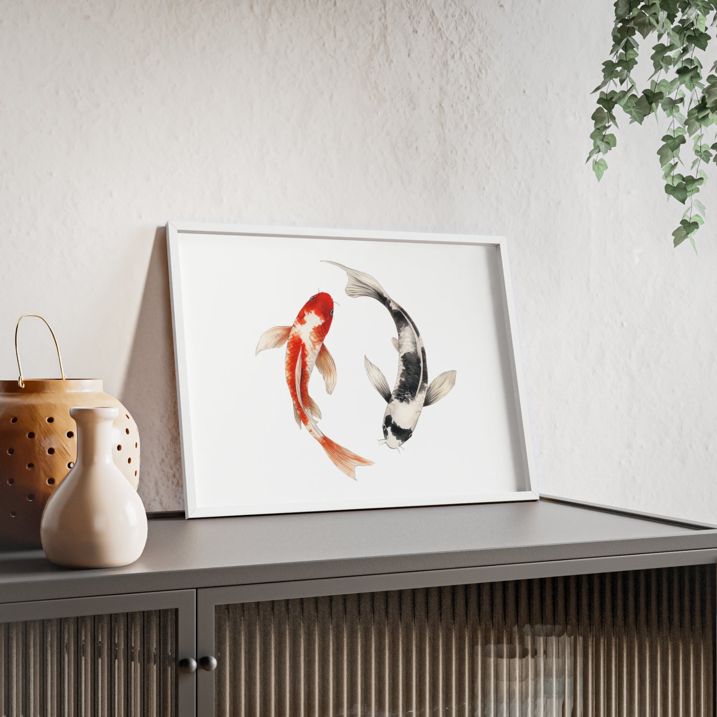 Kreisende Koi in Schwarz und Rot