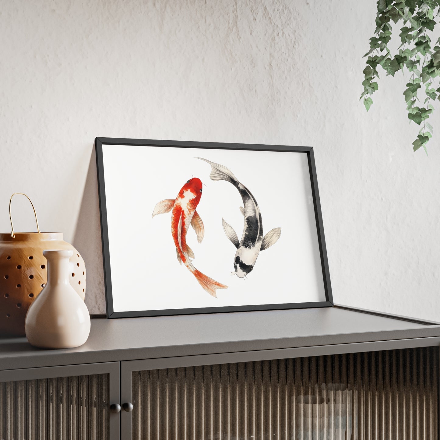 Kreisende Koi in Schwarz und Rot