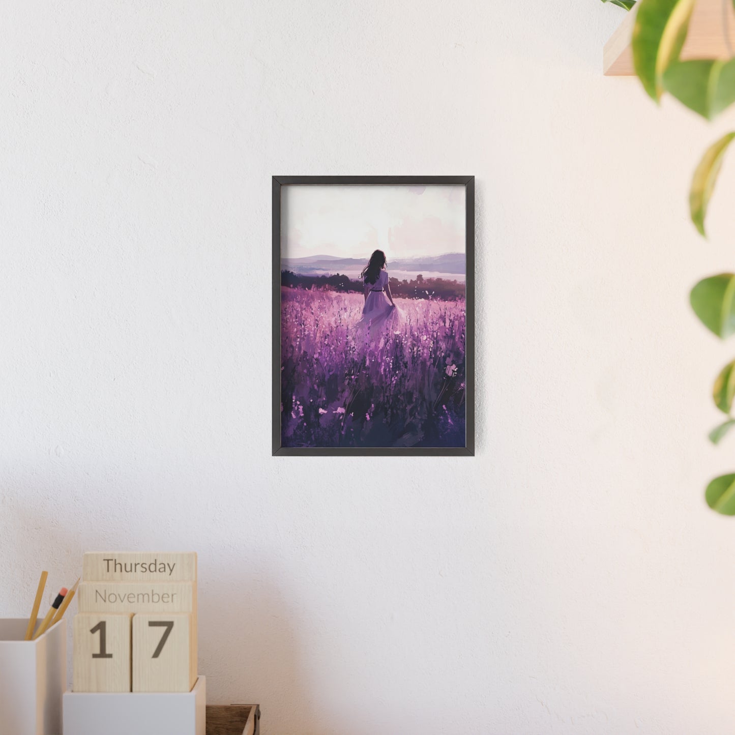 Frau in blühender Wiese