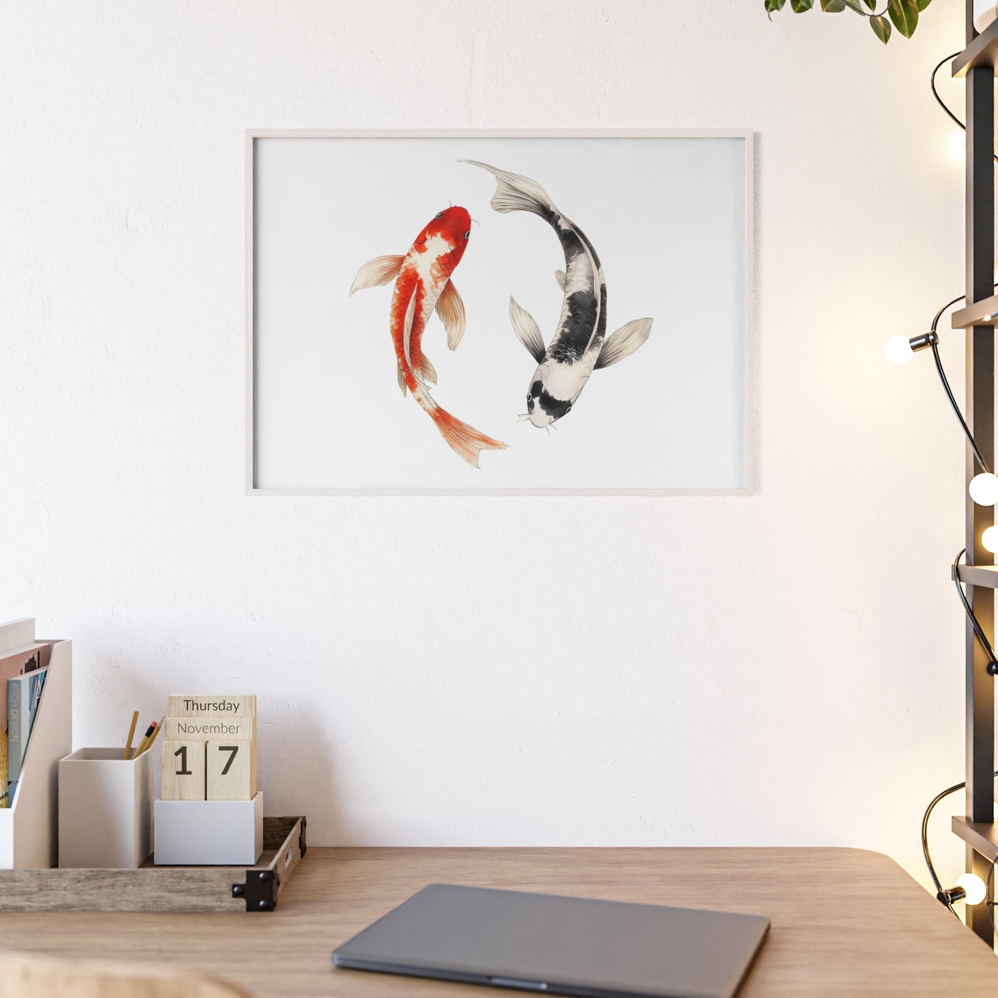 Kreisende Koi in Schwarz und Rot