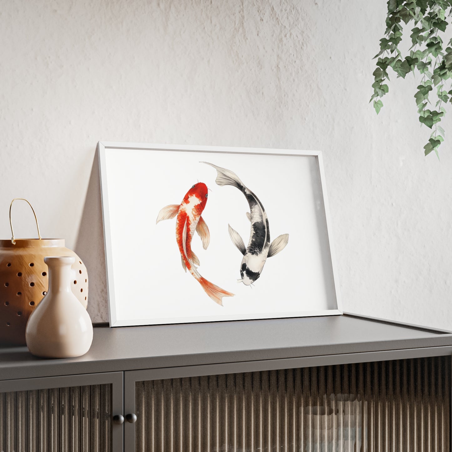 Kreisende Koi in Schwarz und Rot